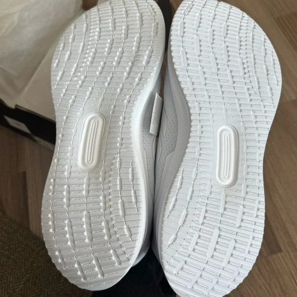 NWT Men's adidas Runfalcon 5 Cloudfoam Athletic Lace-Up Sneakers in White - Picture 5 of 6